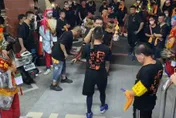 為台南2殉職警申冤！城隍爺夜巡「衝進派出所」做主：把魂魄帶回廟裡