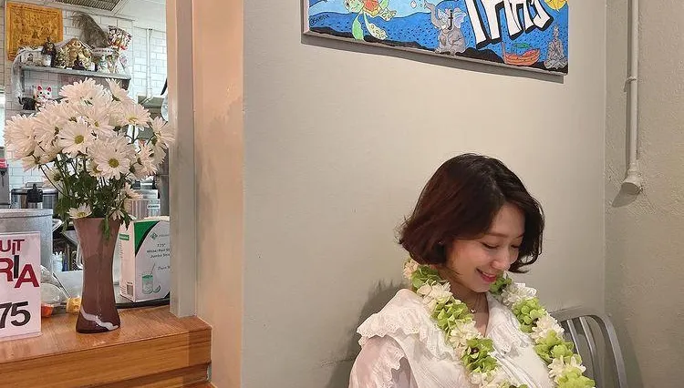 卸貨4個月「首現身公眾場合」！朴信惠「親曬全身照」曝近況　網看呆：以為是大學生