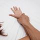 不要就是要？惡房東「硬闖紅線」強壓美女租客　他羞曝調情過程：主動幫我…