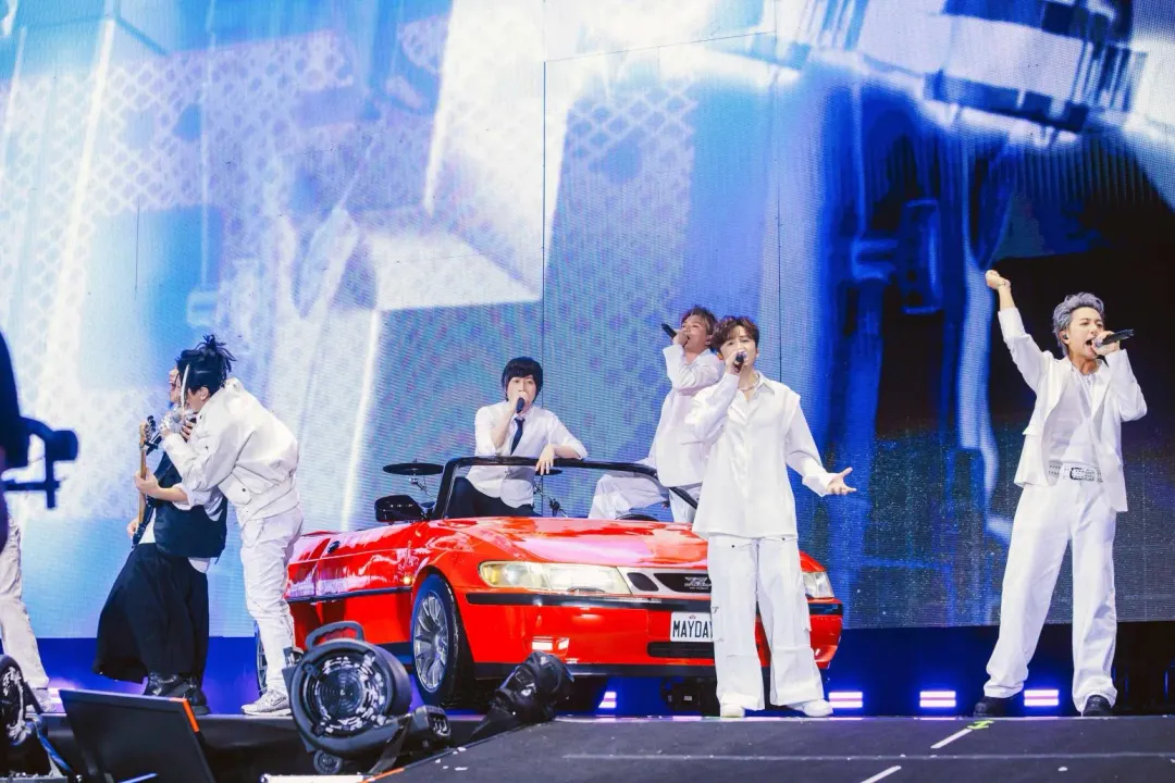 Energy與五月天師兄弟再度同台。（圖／相信音樂提供）