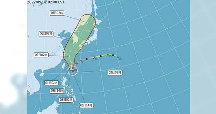 預估8：30發布海警！強颱「軒嵐諾」掃台5縣市炸雨彈　勾型北轉移動路徑曝